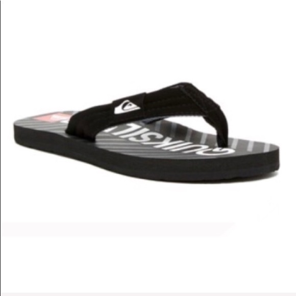black quiksilver flip flops